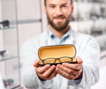 Artisan eyeglass makers, a little-known trade